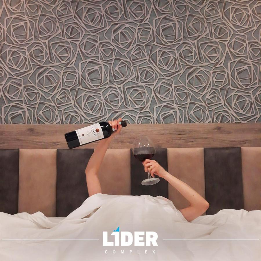 Hotel Lider Complex Vayk Bagian luar foto