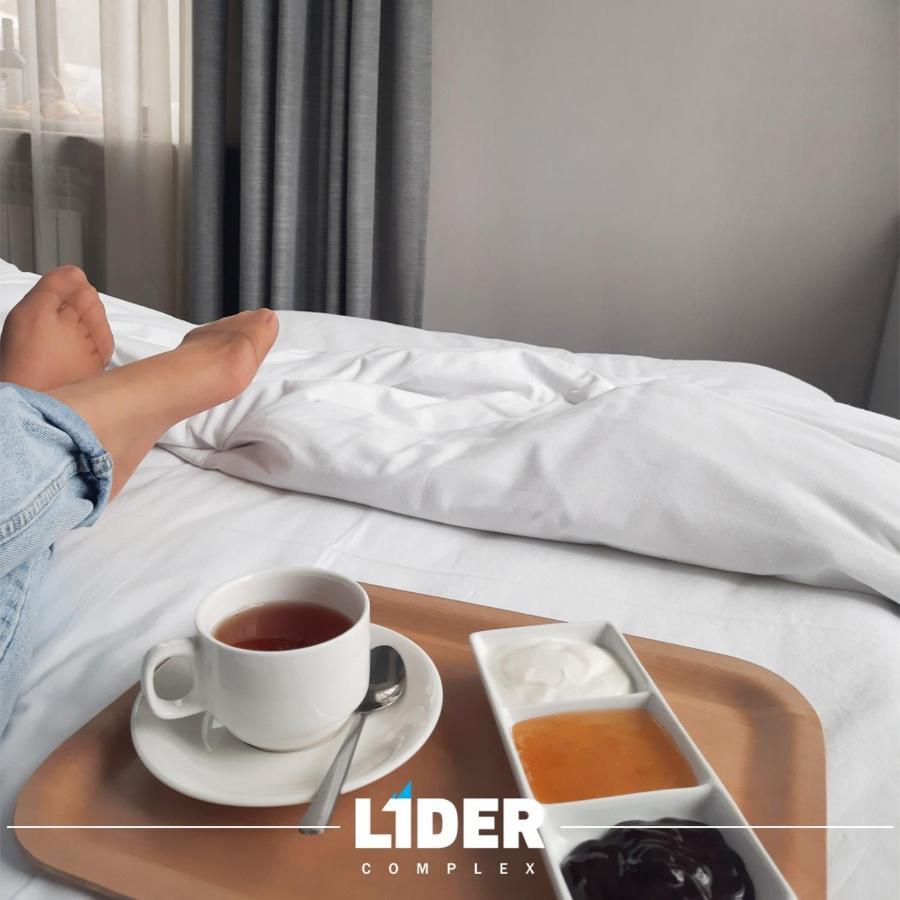 Hotel Lider Complex Vayk Bagian luar foto