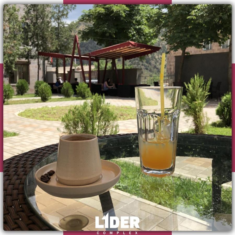 Hotel Lider Complex Vayk Bagian luar foto