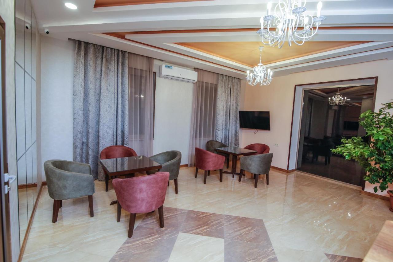 Hotel Lider Complex Vayk Bagian luar foto