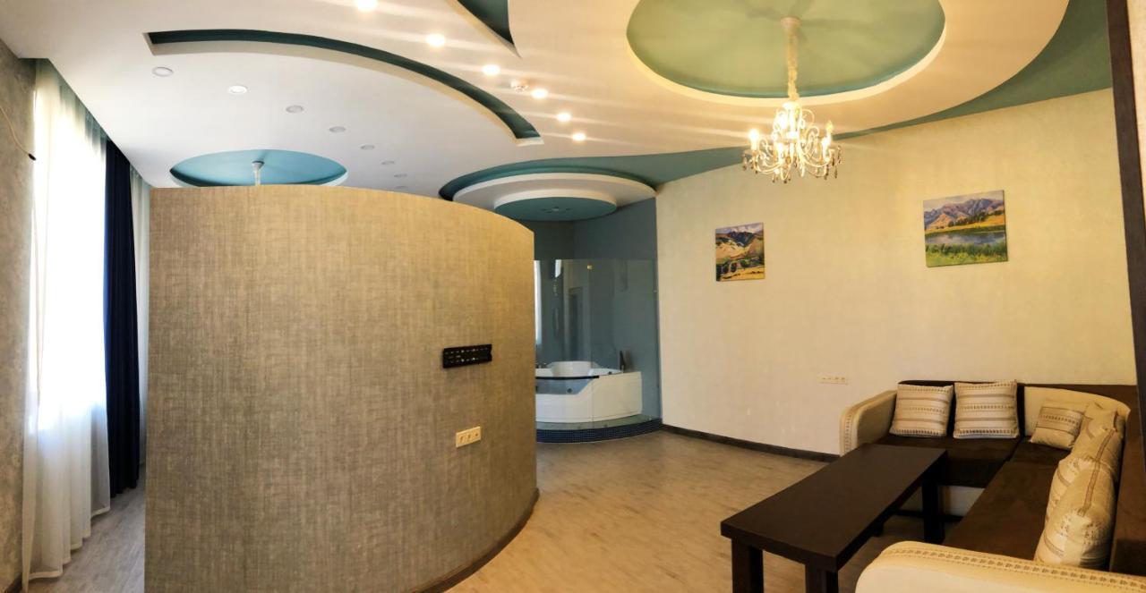 Hotel Lider Complex Vayk Bagian luar foto